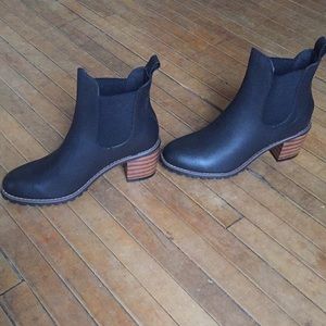 Black heeled booties